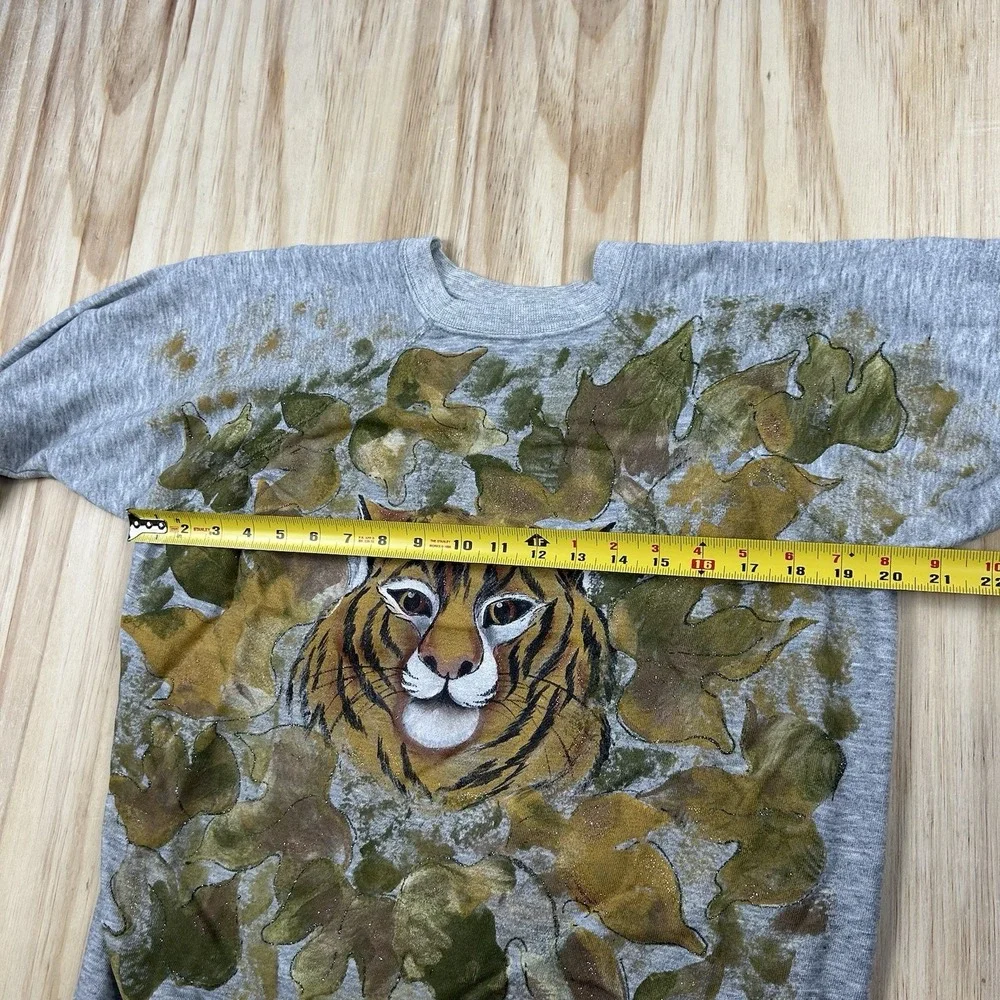 Vintage 80s Women's Small Gray Hand Painted Tiger Crewneck Sweatshirt Retro